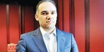 رئیس اتحادیه واردکنندگان نهاده‌های دام و طیور: مدیریت اقتصادی باید به بخش خصوصی واگذار شود / وظیفه دولت سیاستگذاری و نظارت است