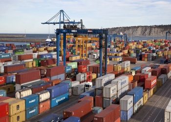 چه چقدر کالای اساسی در انبارهای بنادر است؟