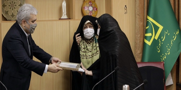 تقدیر معاون رئیس جمهور از دکتر مریم تاج آبادی ابراهیمی به عنوان بانوی کارآفرین برتر