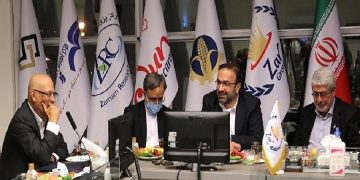 معاون قضایی دادستان کل کشور در بازدید از گروه صنعتی و پژوهشی زر : همه وظیفه داریم از سرمایه گذاران پرتوان کشور حمایت و برای رفع موانع تولید تلاش کنیم