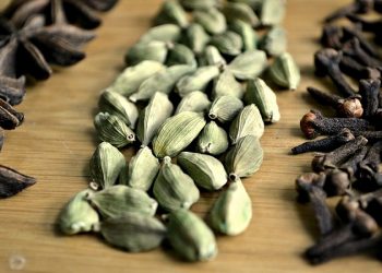 عوارض خطرناک ملکه ادویه‌ها برای سلامتی!