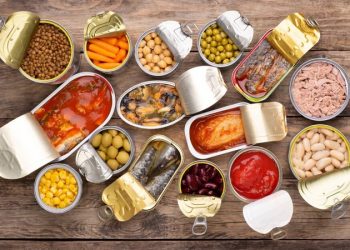 اگر بالای 50 سال دارید این 9 خوراکی را نخورید