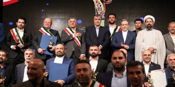 در جمع کارآفرینان و مدیران اشتغال‌زای کشور اسلامی: قدرت خلق محصول با ظرفیت طراحی و مهندسی، رمز موفقیت کارآفرینی است