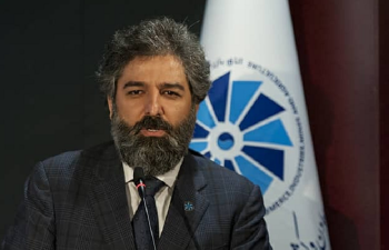 صنعت غذا میان دو لبه قیچی