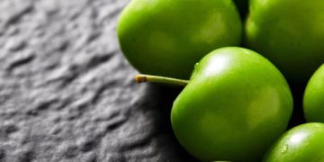 این افراد بااحتیاط گوجه سبز بخورند | خواص گوجه سبز ؛ خاصیت های درمانی گوجه سبز برای بدن