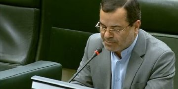 احمدی خواستار رسیدگی به موضوع مرغ و آرد و نان در کشور شد