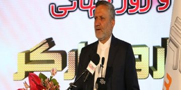 تقدیر وزیر کار از مدیران برتر/ تنها راه مهار تورم، تولید است