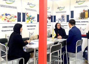 استقبال بازدیدکنندگان نمایشگاه فارماتِک روسیه از غرفه شرکت دانش بنیان زرفارما