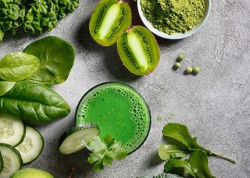 چگونه با روش‌های طبیعی به سم‌زدایی بدن کمک کنیم؟