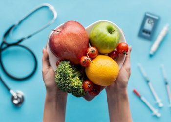 ارتباط مصرف میوه‌ها در تغییرات سطح قند خون افراد سالم و دیابتی