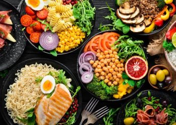 کدام رژیم غذایی احتمال ابتلا به کووید ۱۹ را کاهش می‌دهد