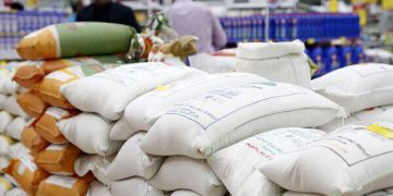بررسی علت افزایش قیمت کالاهای اساسی در کمیسیون حقوقی مجلس