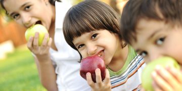 چرا مصرف زیاد میوه توصیه نمی شود؟
