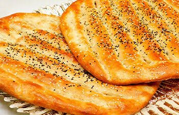 آیا کنجد روی نان های سنتی واقعا مفید است؟