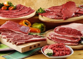 ضرورت واردات سالانه ۲۵۰ هزارتن گوشت قرمز