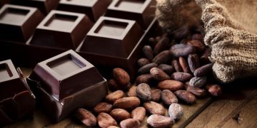 ترکیب موجود در شکلات تلخ روند پیری را کند میکند