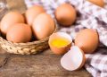 خوردن تخم مرغ خام خطرناک است؟